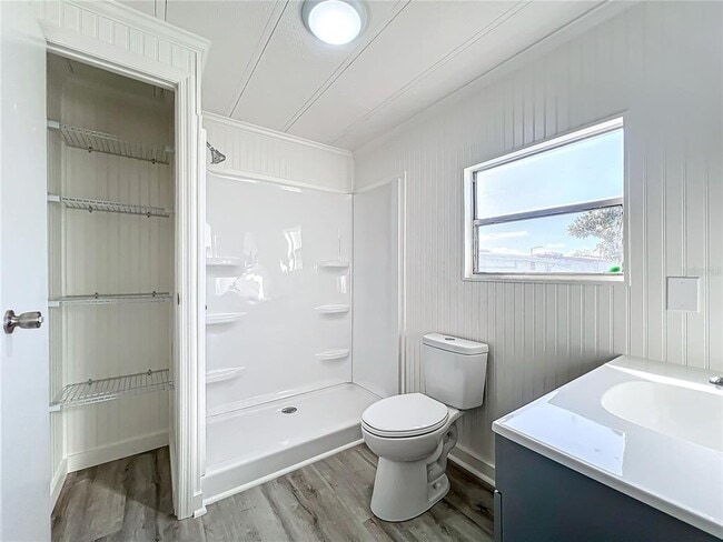 Building Photo - 140 Orangewood Dr