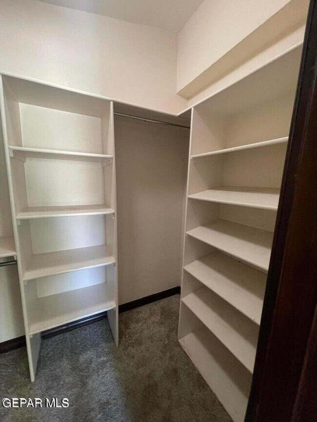Building Photo - 808 Merriman Dr
