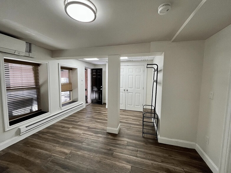 Building Photo - 48 Saint Germain St