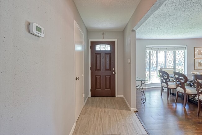 Building Photo - 13914 St Marys Ln