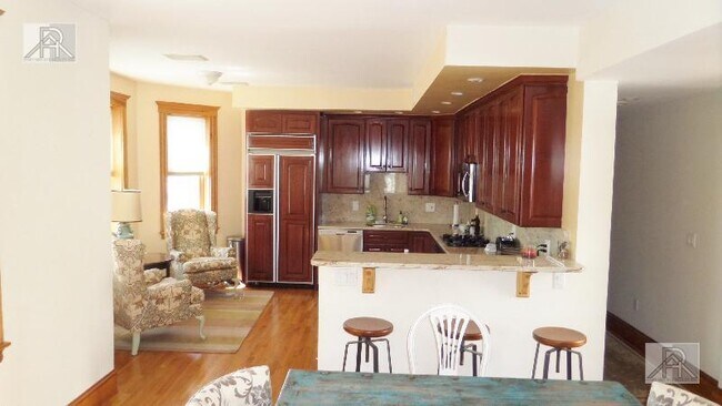 Building Photo - 3 bedroom in Brookline MA 02146