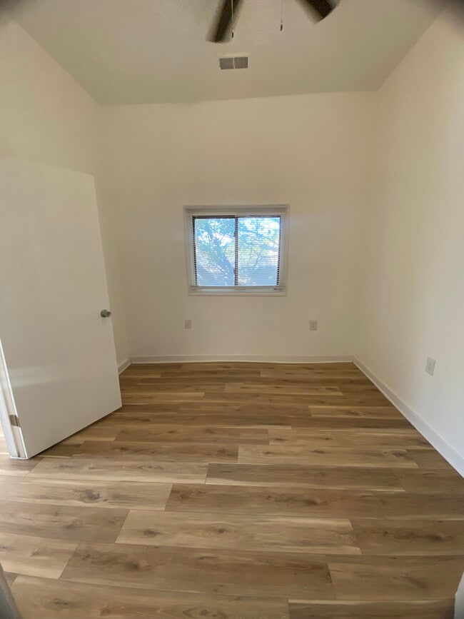 Building Photo - 2717 Slevin St