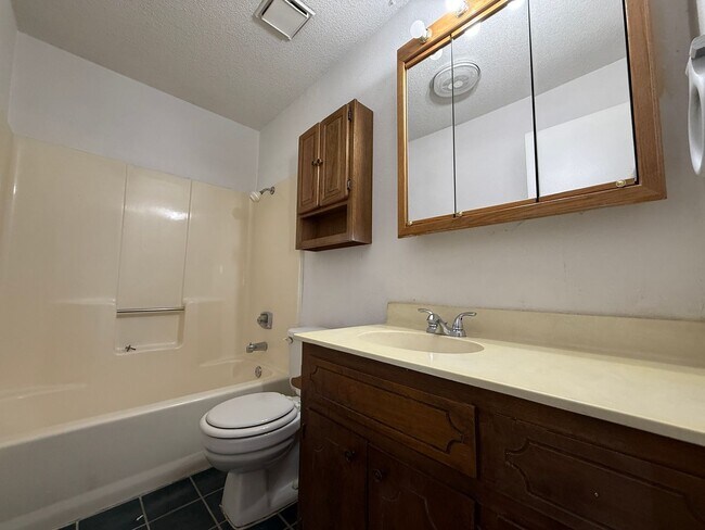 Building Photo - 2308 Ridglea Ct