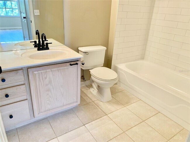 Building Photo - 1212 S Hiawassee Rd