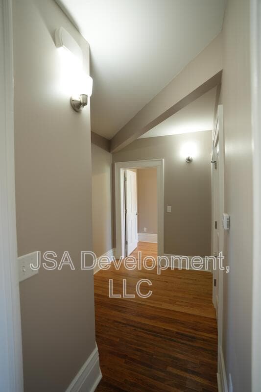 Building Photo - 519 E 3rd St