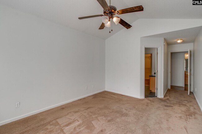 Building Photo - 19 Caddis Creek Ct