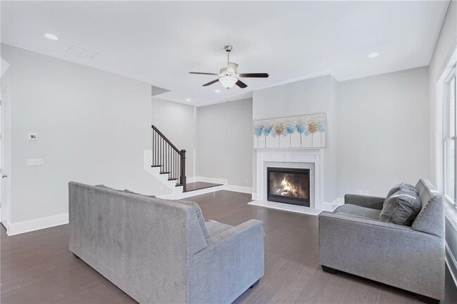 Building Photo - 1859 Commons Pl NW