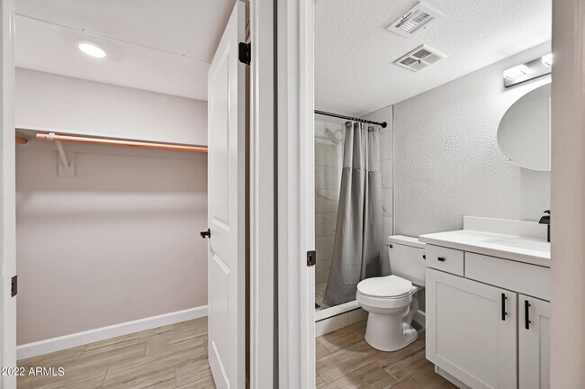 Building Photo - 3131 W Cochise Dr