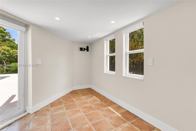 Building Photo - 451 Ridge Rd