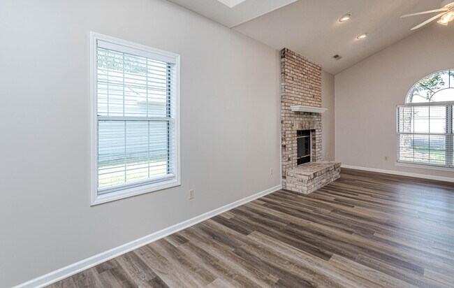 Building Photo - 1416 Whitburn Dr