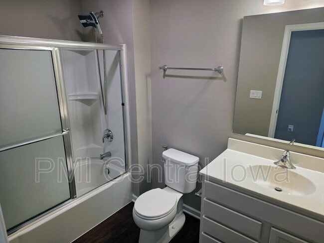 Building Photo - 2316 Hazeltine Pl