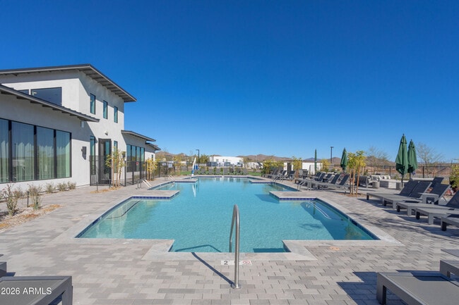 Building Photo - 2121 W Sonoran Desert Dr