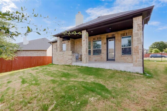 Building Photo - 726 Kingston Pl