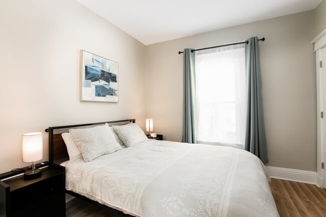 Building Photo - 1122 Emerson Ave