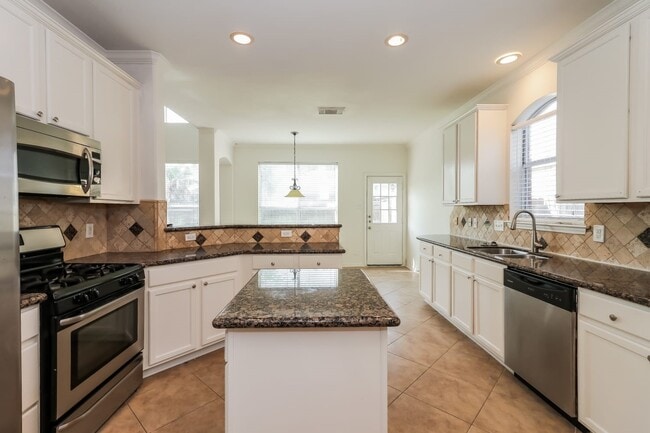 Building Photo - 1331 Blackheath Ct
