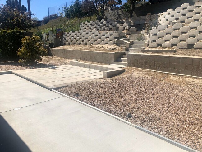 Building Photo - Private But Close to Everything in Oceanside!