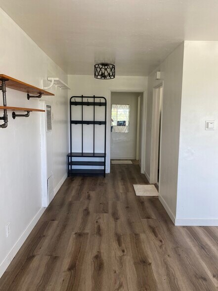 Building Photo - 711 Coronado Ter