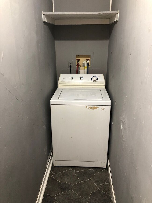 Building Photo - 365-367 Smith Ave N