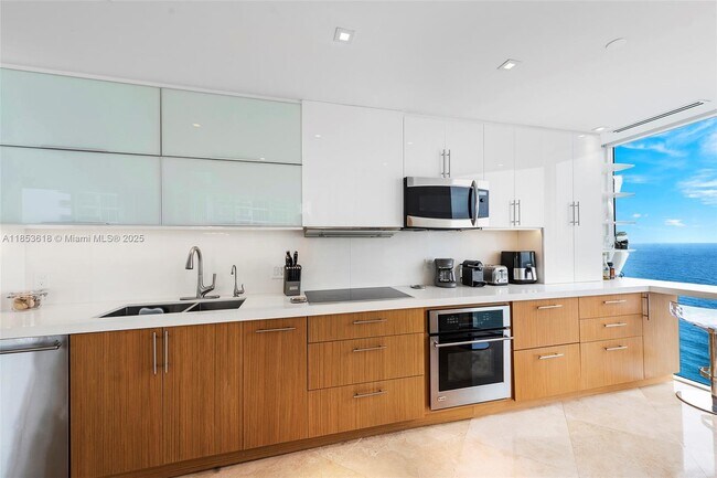 Building Photo - 4779 Collins Ave