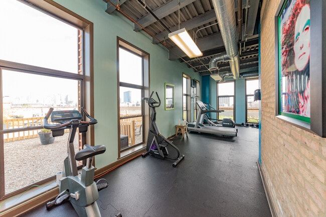 Building Photo - 2545 S Dearborn-