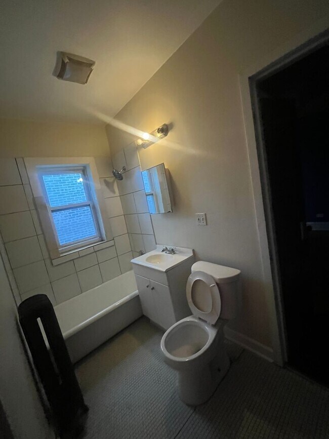 Building Photo - 7346 S Phillips Ave