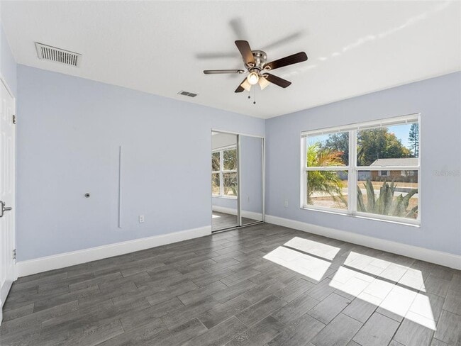 Building Photo - 207 W Broad St