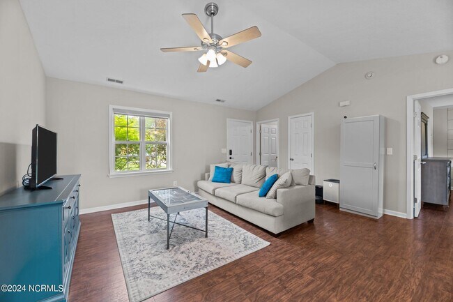 Building Photo - 131 Oakley Dr