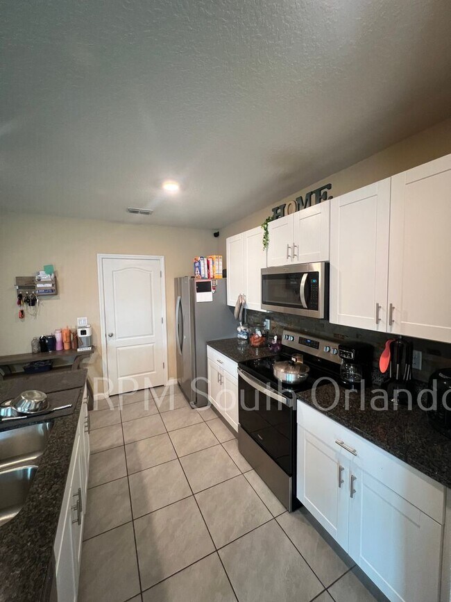 Building Photo - Beautiful 3-Bedroom Kissimmee Home – Great Location & Modern Build!