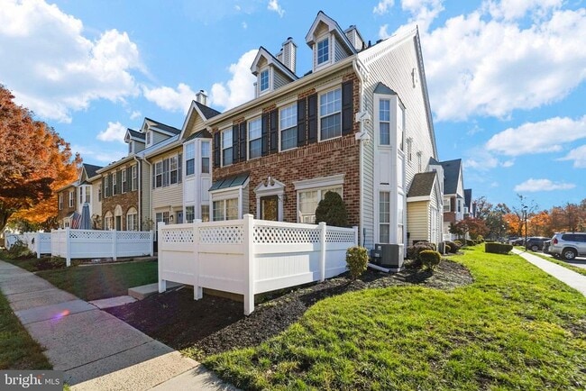 Building Photo - 194 Darwin Ln