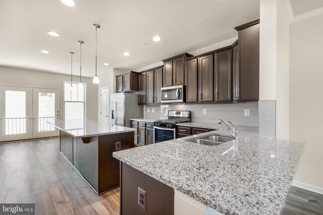 Building Photo - 5892 Bella Marie Wy