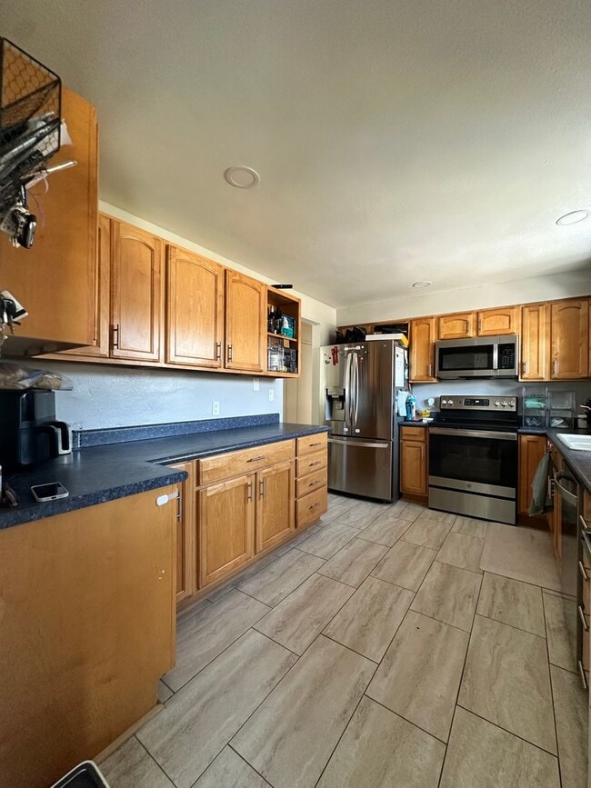 Building Photo - Gorgeous single- family home with Detached...