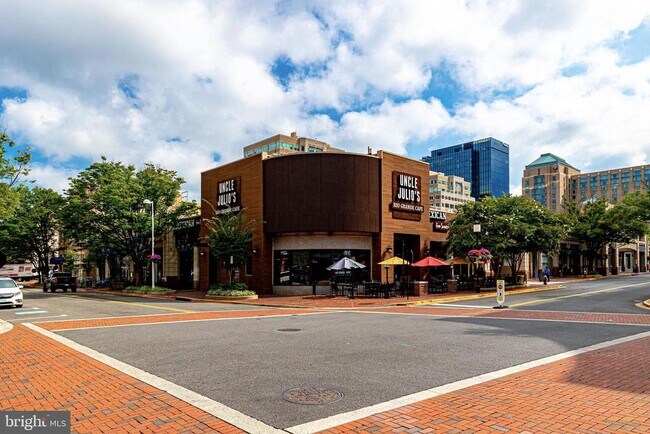 Building Photo - 12000 Market St