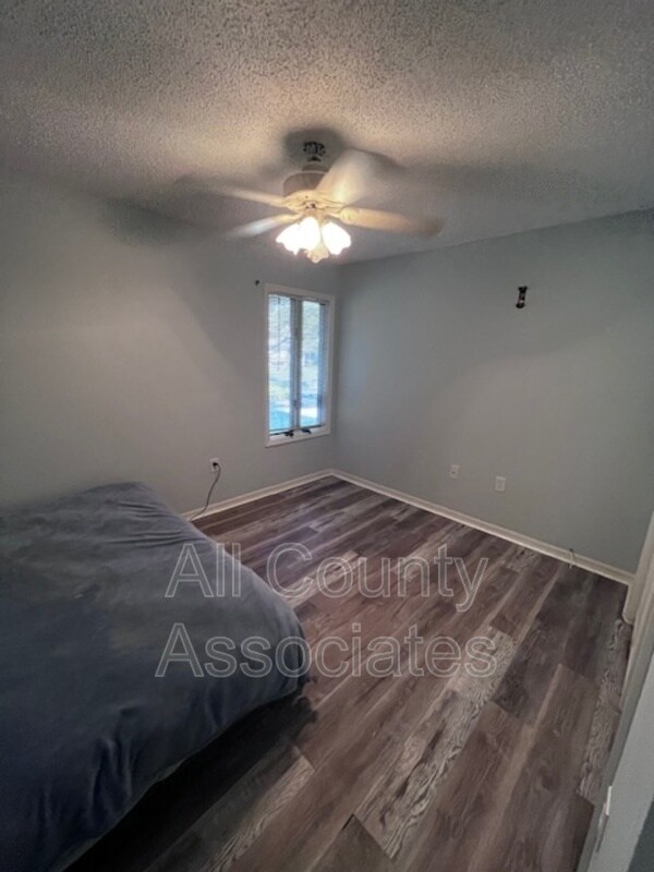 Building Photo - 1007 S Pointe Alexis Dr