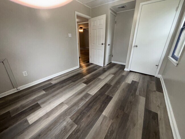 Building Photo - 203 W Magnolia St