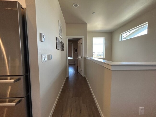 Building Photo - 3 Bedroom 2 Bath Home in Cordata with Garage