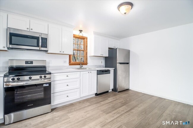 Building Photo - 10 Bonnybrook Dr