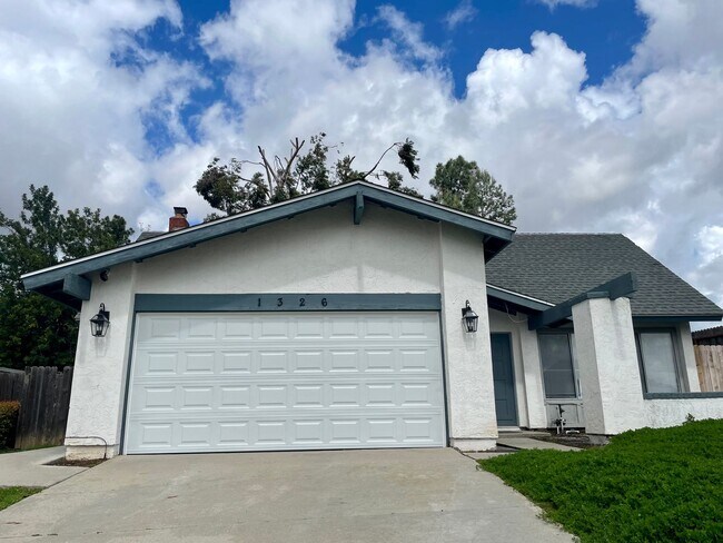 Primary Photo - 4 Bdrm, 2.5 Ba, 2-story Home with Attached 2 Car Garage in San Marcos!