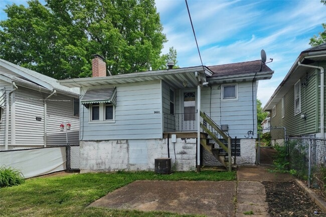 Building Photo - 5031 Dewey Ave