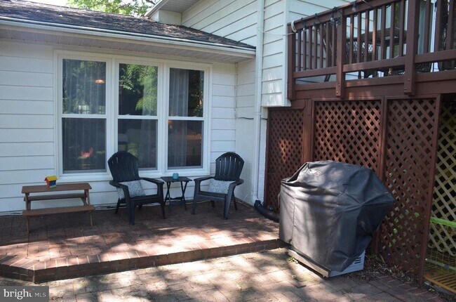 Building Photo - 8705 Yardley Dr