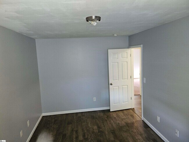 Building Photo - 132 Falcon Ridge Dr