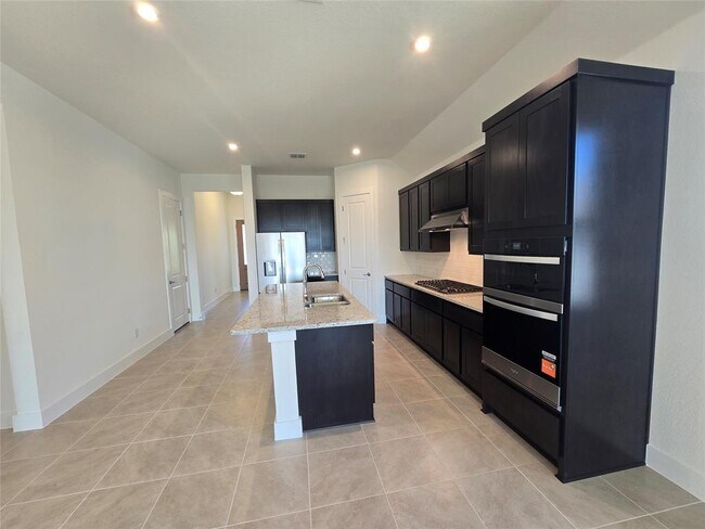 Building Photo - 8512 Red Bottle Brush Rd