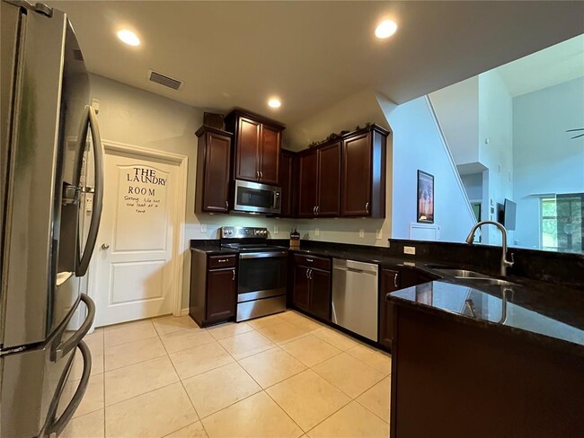 Building Photo - 2125 Lennox Dale Ln