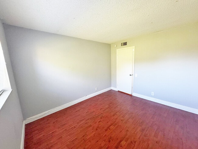 Building Photo - 4457 Treehouse Ln