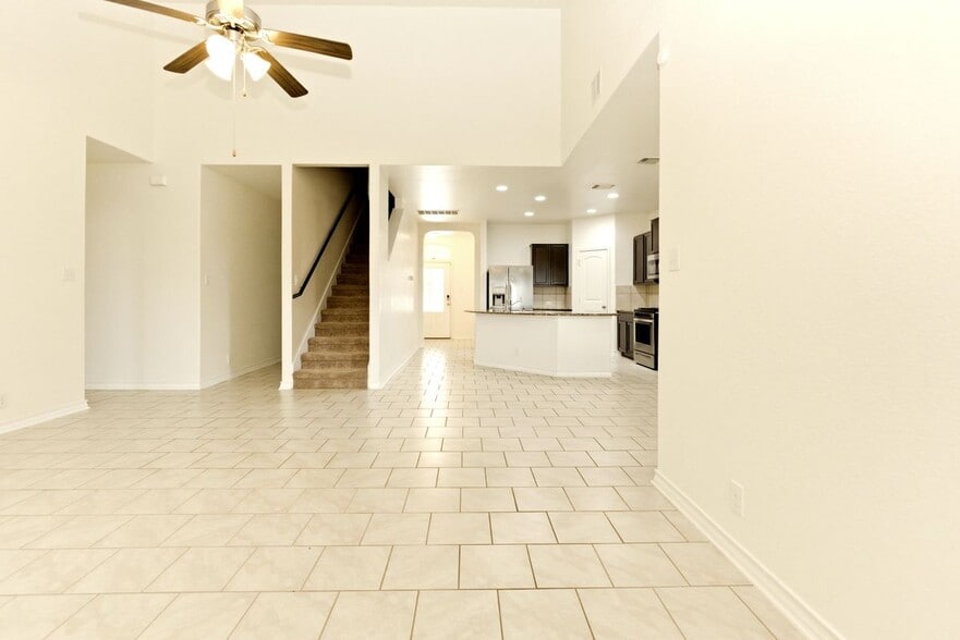 Building Photo - 536 Saltlick Way