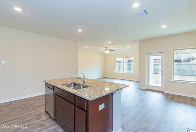 Building Photo - 110 Emerald Star Ln