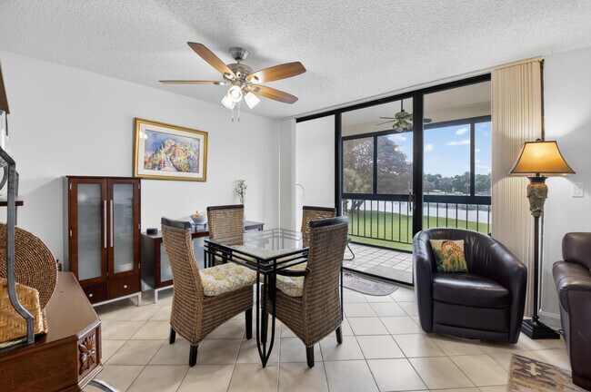 Building Photo - 3604 Bridgewood Dr
