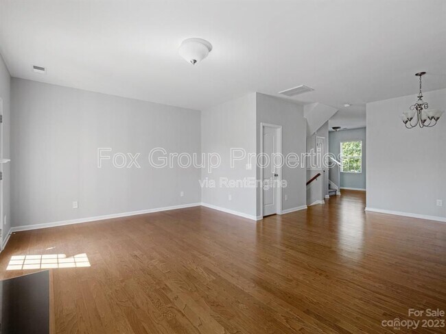 Building Photo - 19036 Lake Breeze Dr