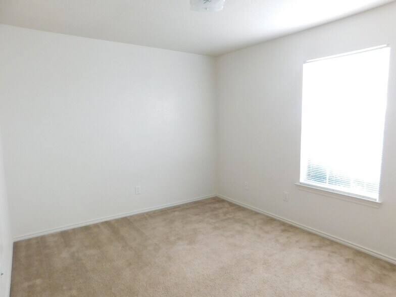 Building Photo - 1509 Dugger Cir