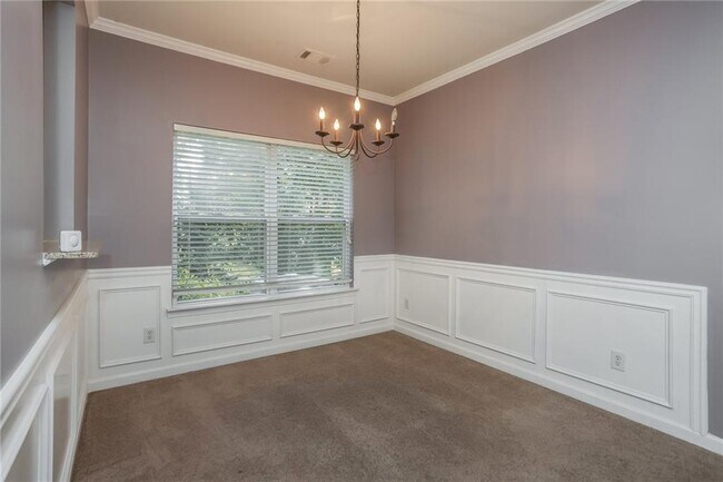 Building Photo - 2860 Ridgeview Dr