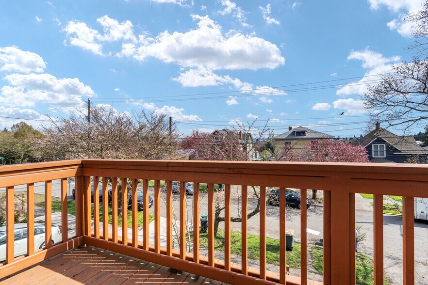 Building Photo - 1914 E Jefferson St